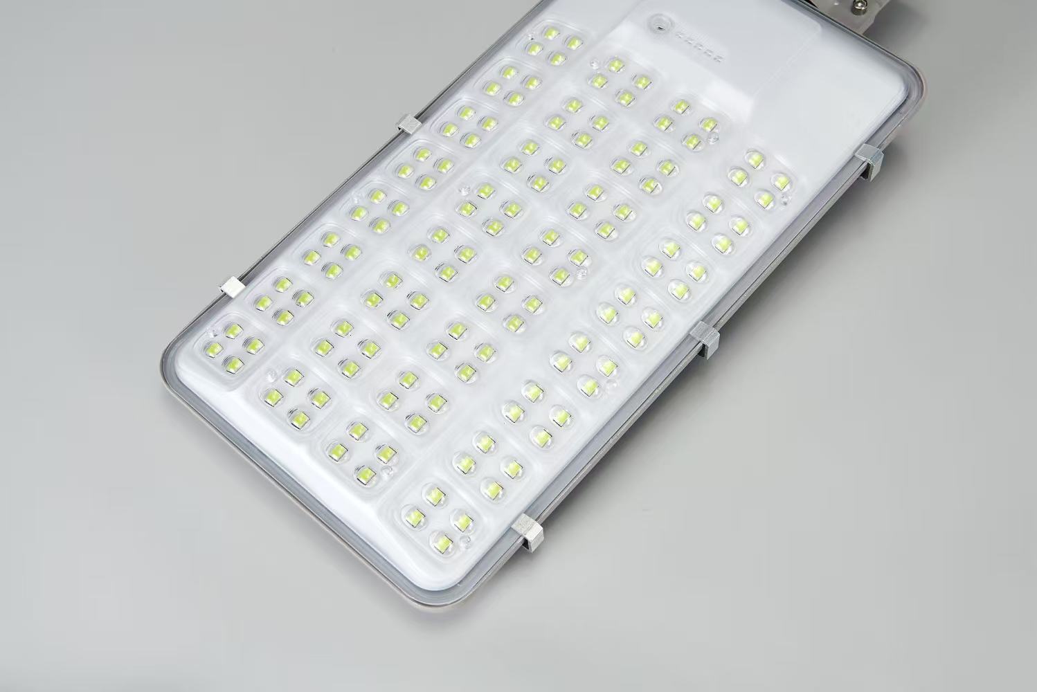 3-Sided High-Brightness Solar Street Light – 20W to 55W