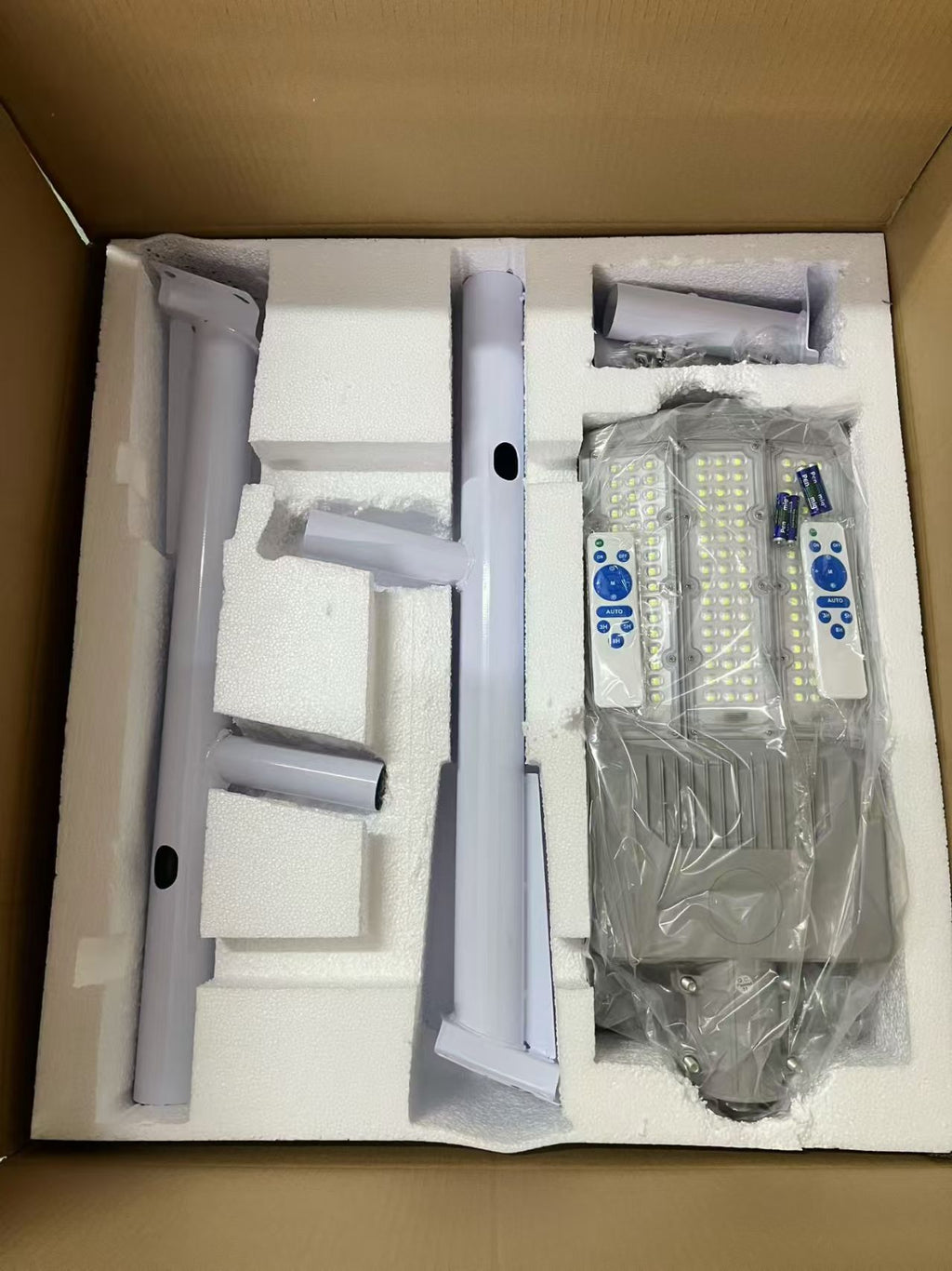 3-Sided High-Brightness Solar Street Light – 20W to 55W