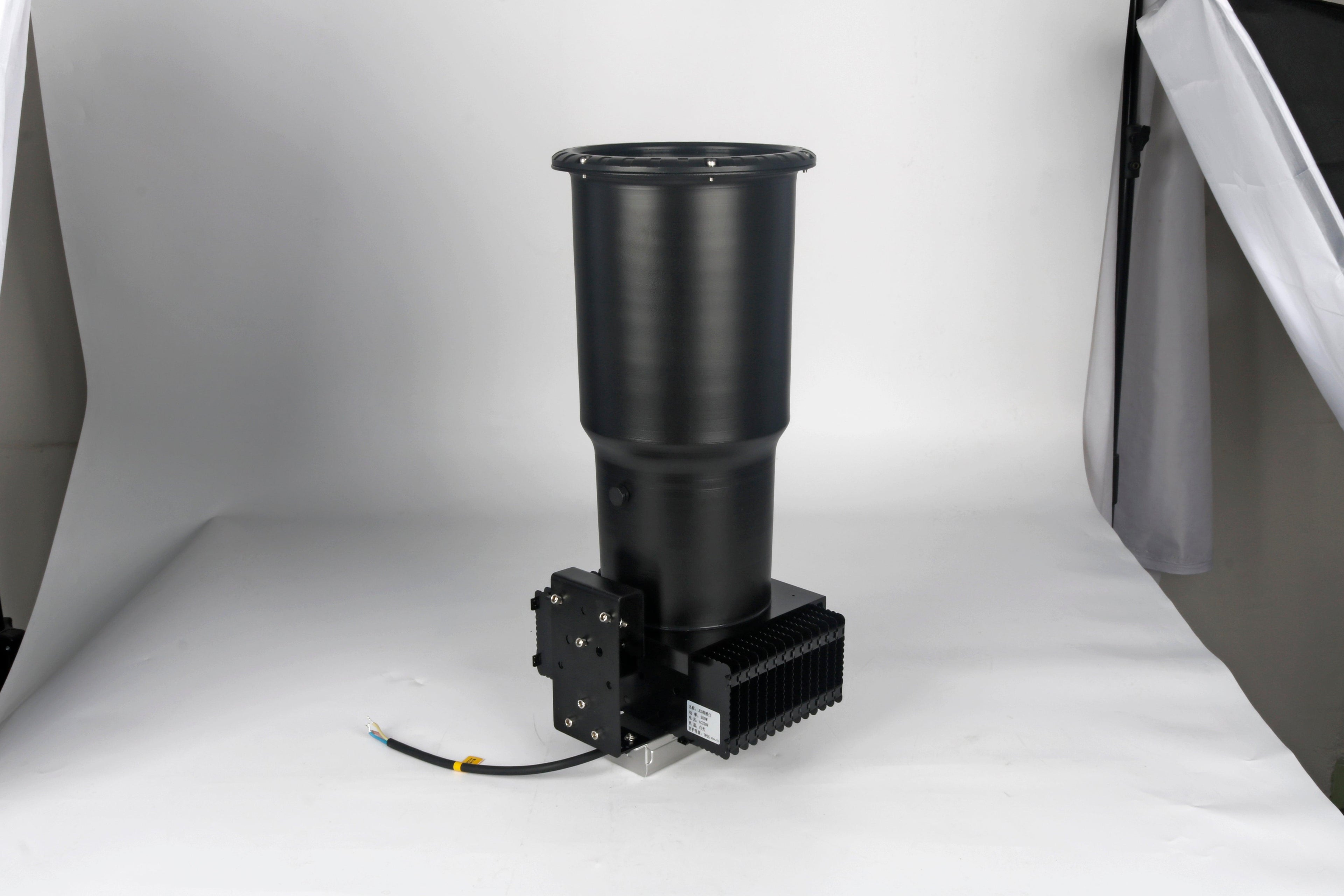 Outdoor Remote Control Rotating LED Searchlight | IP66 Aluminum Housing | 70W-600W Project Lighting